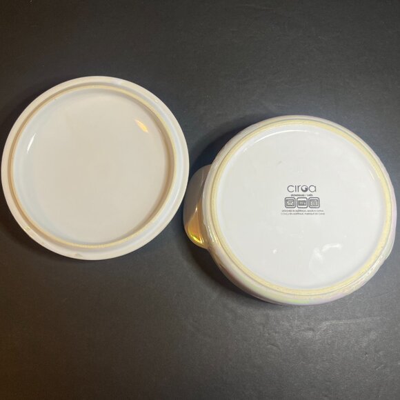 Ciroa Iridescent Stoneware Ceramic Raised Floral Pattern Casserole Dish w/ Lid - Picture 8 of 9